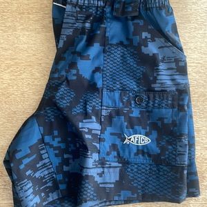 Aftco size 32 blue digital camo fishing shorts